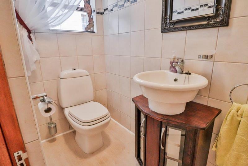 4 Bedroom Property for Sale in Stilbaai Wes Western Cape